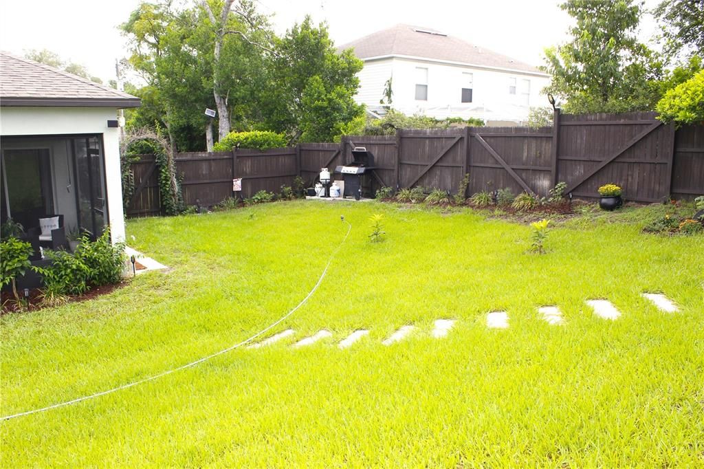 For Sale: $438,900 (3 beds, 2 baths, 1998 Square Feet)