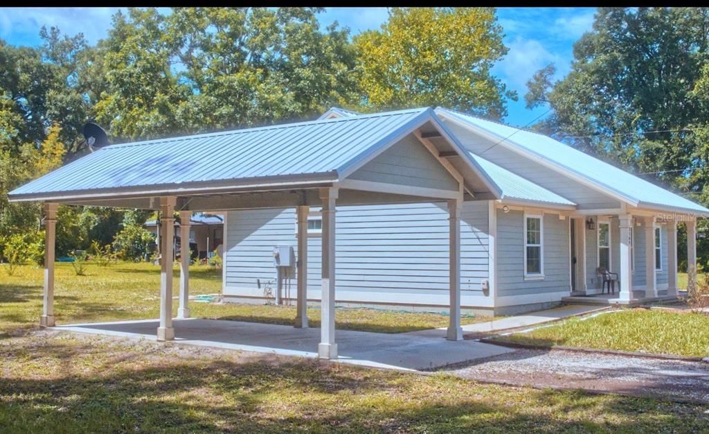 For Sale: $265,000 (2 beds, 2 baths, 1305 Square Feet)