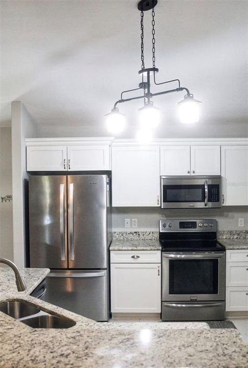 For Sale: $265,000 (2 beds, 2 baths, 1305 Square Feet)