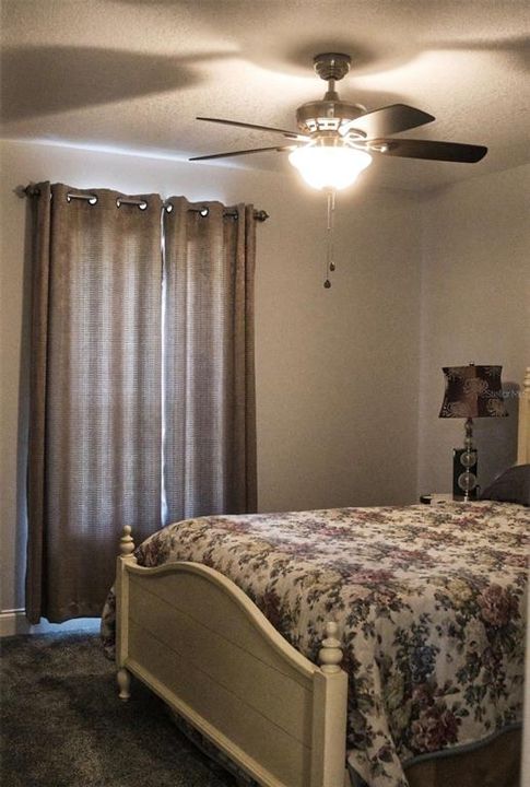 For Sale: $265,000 (2 beds, 2 baths, 1305 Square Feet)