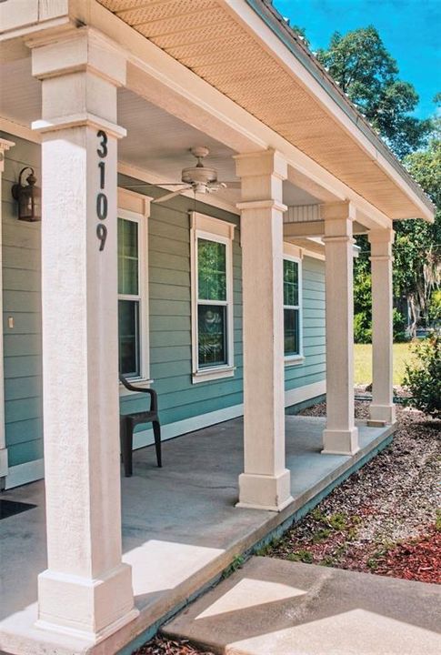 For Sale: $265,000 (2 beds, 2 baths, 1305 Square Feet)