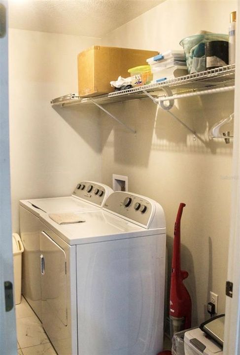 For Sale: $265,000 (2 beds, 2 baths, 1305 Square Feet)