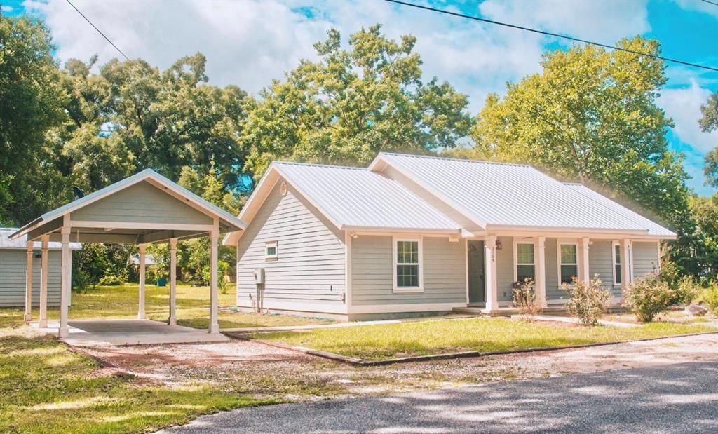 For Sale: $265,000 (2 beds, 2 baths, 1305 Square Feet)