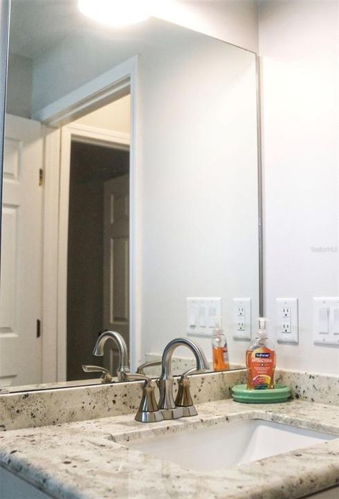 For Sale: $265,000 (2 beds, 2 baths, 1305 Square Feet)