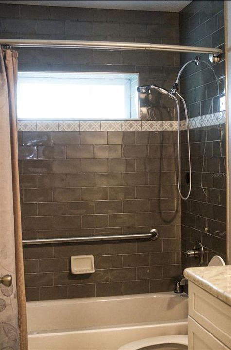 For Sale: $265,000 (2 beds, 2 baths, 1305 Square Feet)