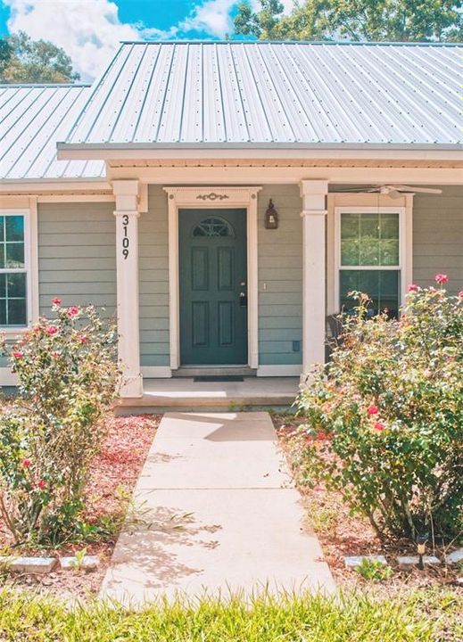 For Sale: $265,000 (2 beds, 2 baths, 1305 Square Feet)
