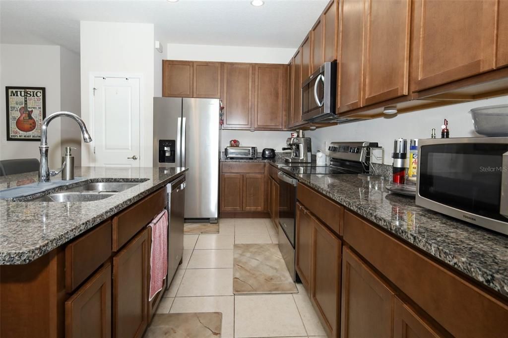 En Venta: $549,000 (3 camas, 2 baños, 2237 Pies cuadrados)