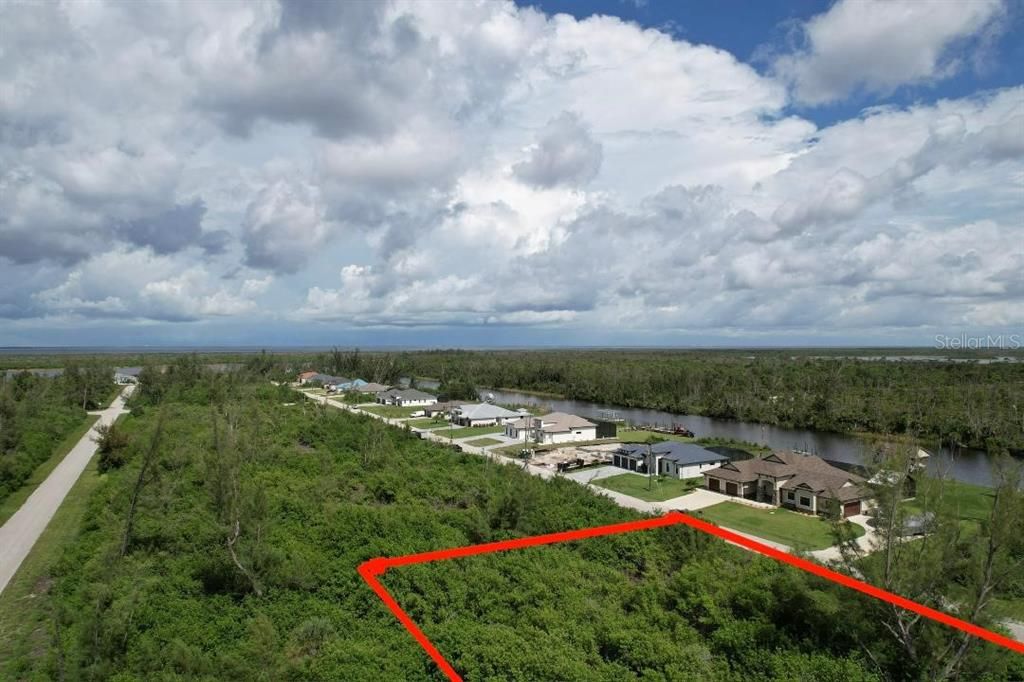 待售: $65,900 (0.27 acres)