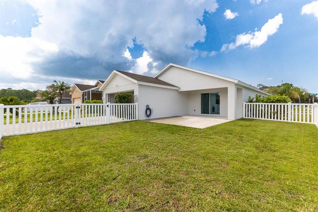 На продажу: $365,000 (4 спален, 2 ванн, 1662 Квадратных фут)