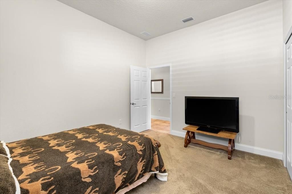 For Sale: $350,000 (3 beds, 2 baths, 1695 Square Feet)