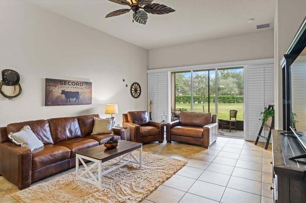 For Sale: $350,000 (3 beds, 2 baths, 1695 Square Feet)