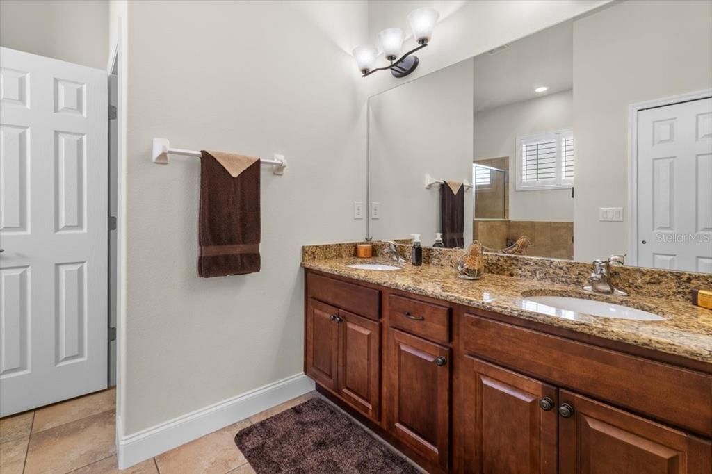 For Sale: $350,000 (3 beds, 2 baths, 1695 Square Feet)