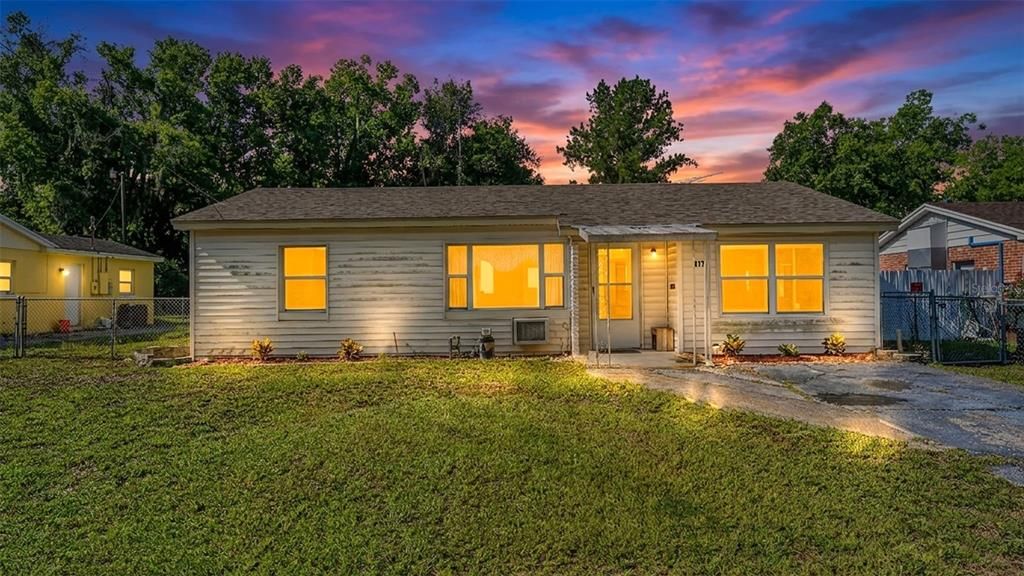 На продажу: $175,000 (2 спален, 1 ванн, 1235 Квадратных фут)