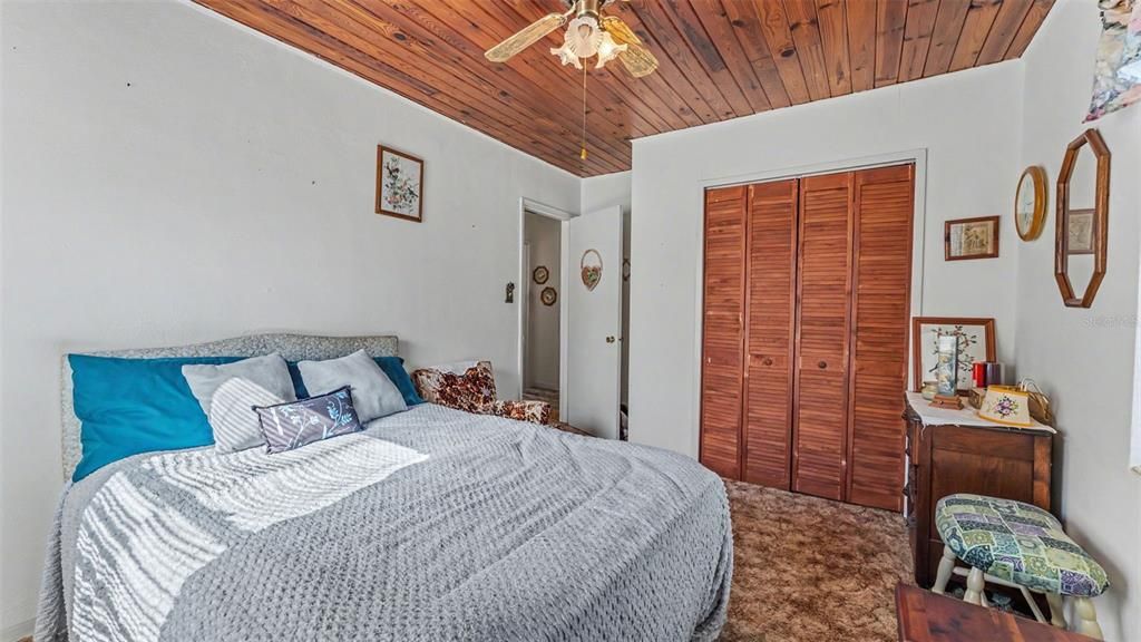 На продажу: $175,000 (2 спален, 1 ванн, 1235 Квадратных фут)