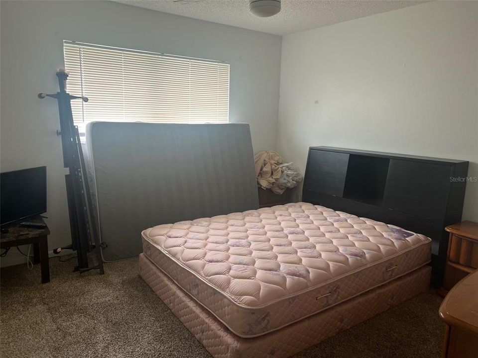 出租: $1,595 (2 贝兹, 2 浴室, 975 平方英尺)