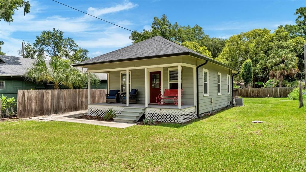 For Sale: $225,000 (2 beds, 1 baths, 660 Square Feet)