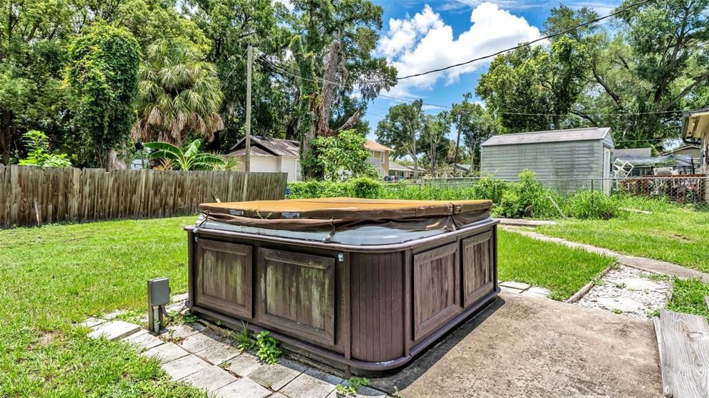 For Sale: $225,000 (2 beds, 1 baths, 660 Square Feet)