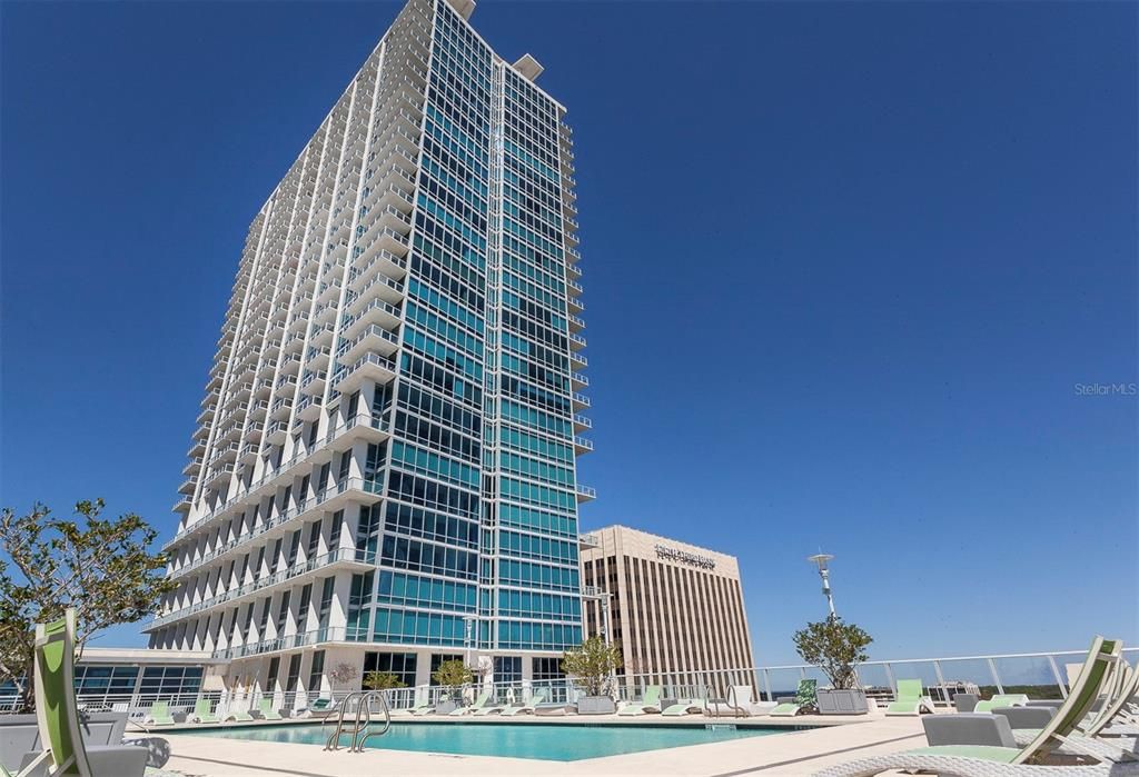 For Rent: $3,950 (2 beds, 2 baths, 1282 Square Feet)