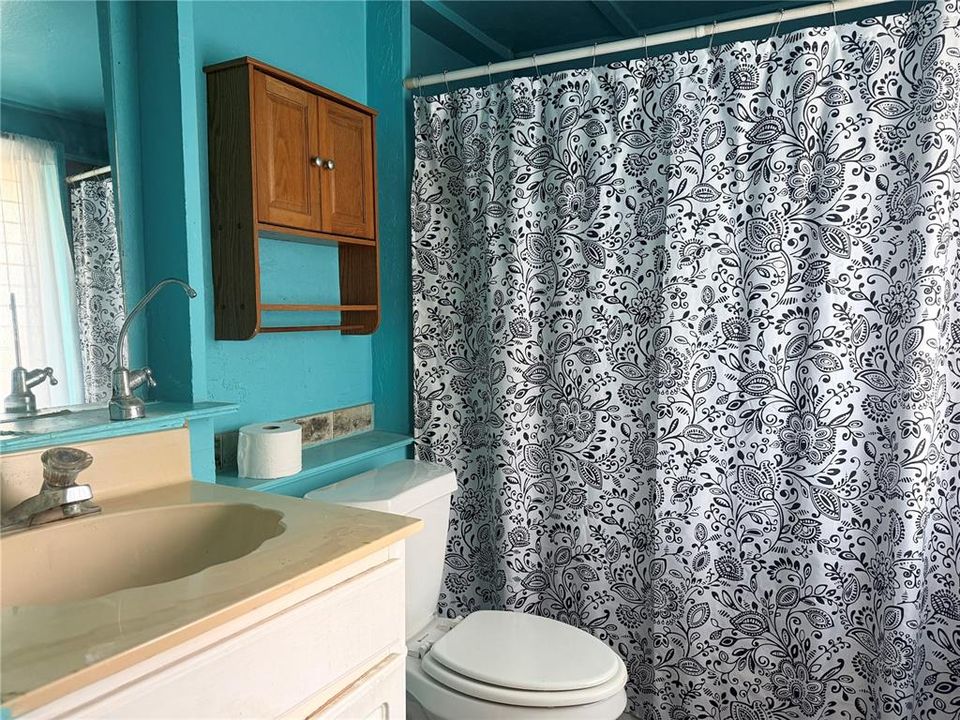For Sale: $220,000 (3 beds, 3 baths, 1152 Square Feet)
