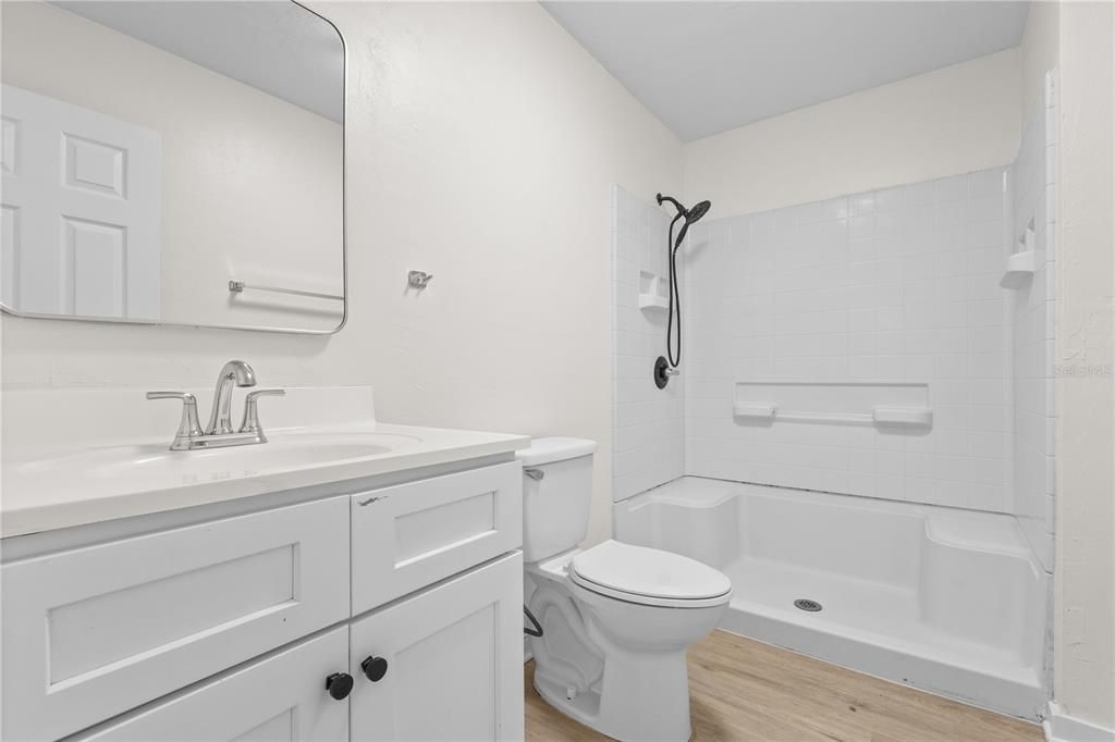 En Venta: $239,000 (4 camas, 2 baños, 1494 Pies cuadrados)