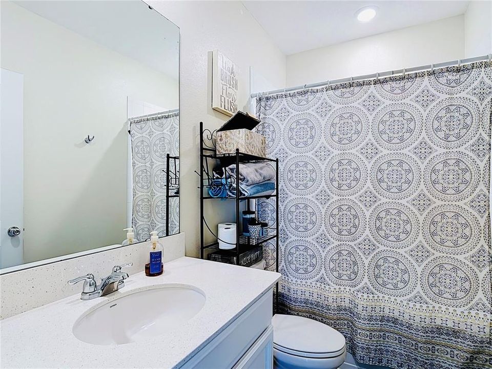 En Venta: $329,900 (3 camas, 2 baños, 1295 Pies cuadrados)