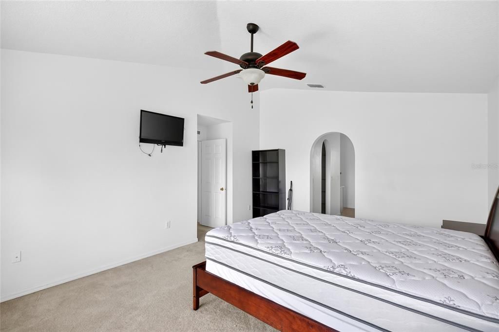 For Sale: $399,900 (4 beds, 2 baths, 2220 Square Feet)
