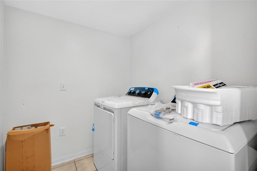 For Sale: $399,900 (4 beds, 2 baths, 2220 Square Feet)