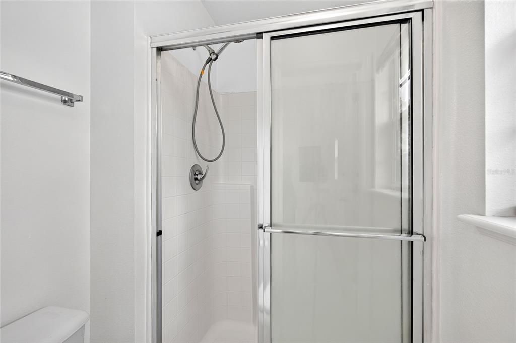 For Sale: $399,900 (4 beds, 2 baths, 2220 Square Feet)