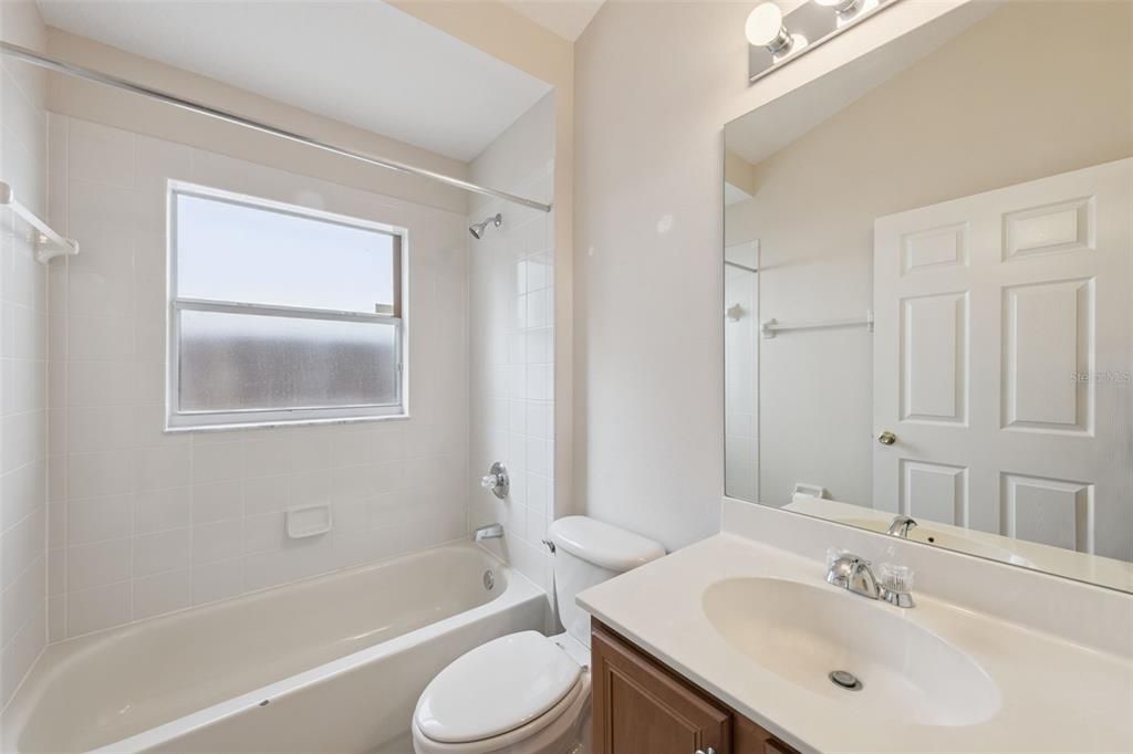 На продажу: $319,999 (3 спален, 2 ванн, 1438 Квадратных фут)