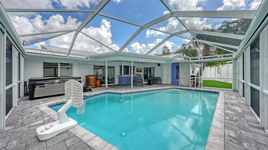 En Venta: $649,999 (2 camas, 2 baños, 1551 Pies cuadrados)