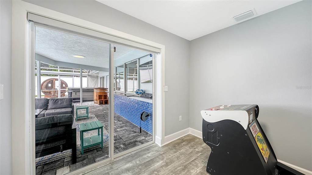 En Venta: $649,999 (2 camas, 2 baños, 1551 Pies cuadrados)