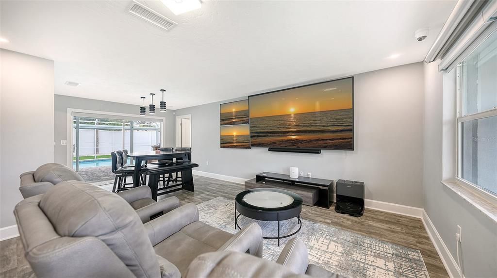 En Venta: $649,999 (2 camas, 2 baños, 1551 Pies cuadrados)