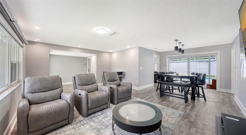 En Venta: $649,999 (2 camas, 2 baños, 1551 Pies cuadrados)