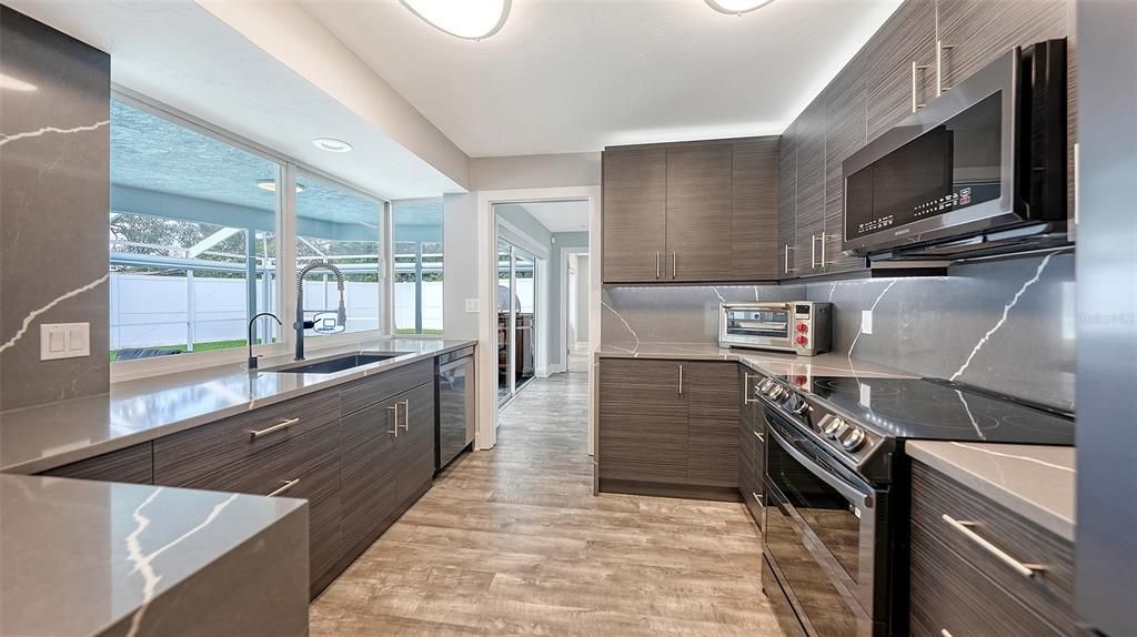 En Venta: $649,999 (2 camas, 2 baños, 1551 Pies cuadrados)