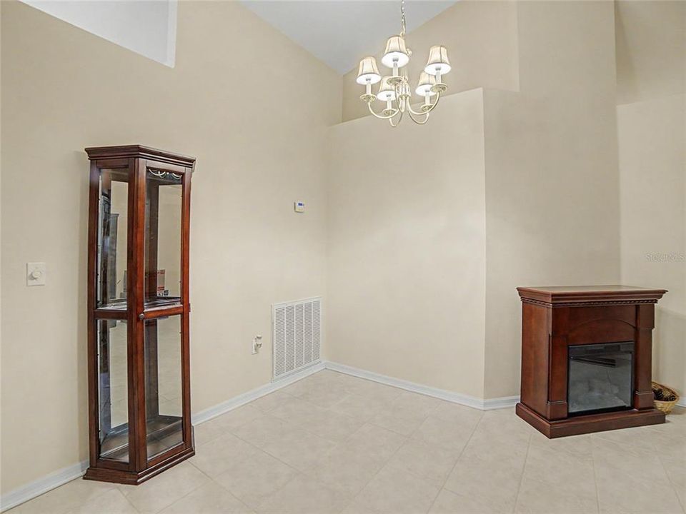 На продажу: $295,000 (4 спален, 2 ванн, 2010 Квадратных фут)