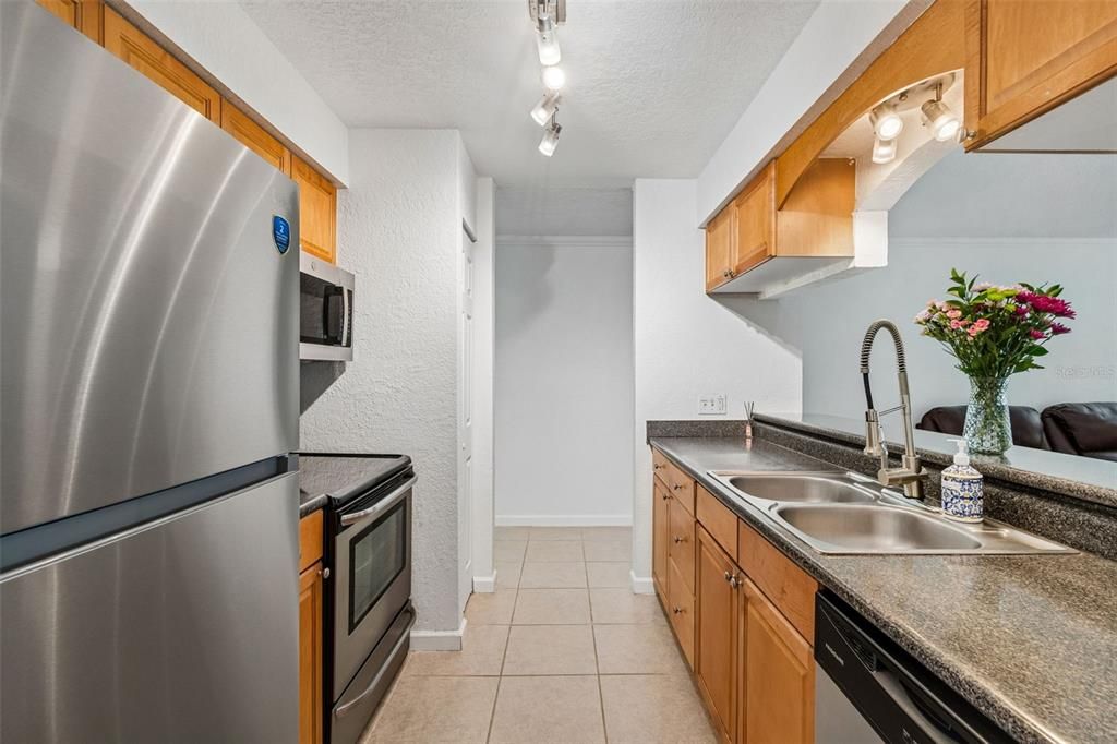 В аренду: $1,890 (3 спален, 2 ванн, 1155 Квадратных фут)
