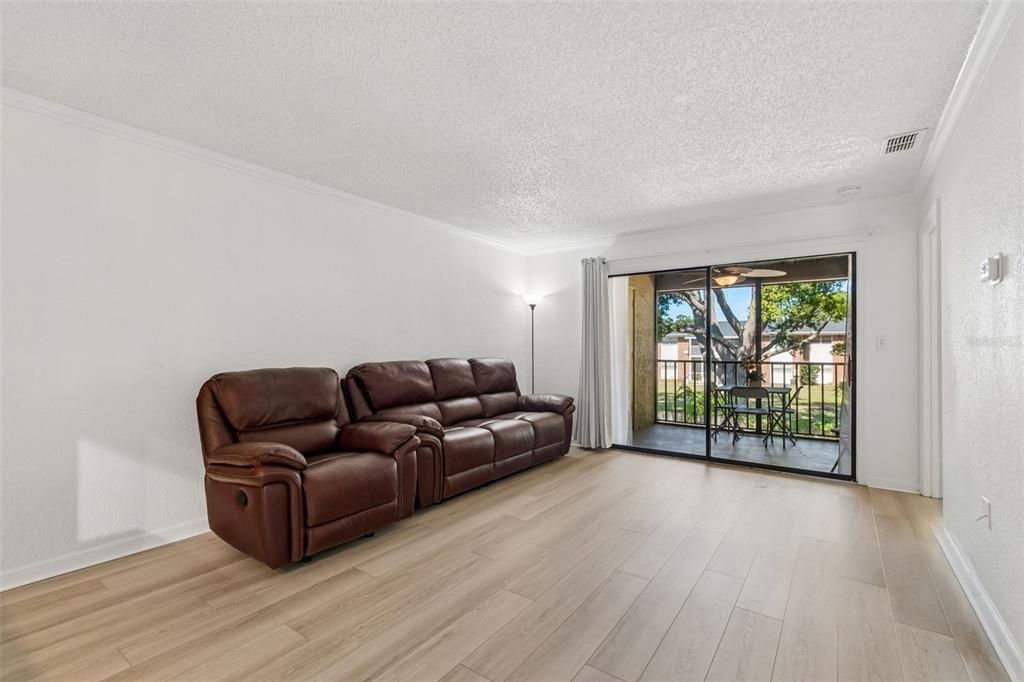 В аренду: $1,890 (3 спален, 2 ванн, 1155 Квадратных фут)