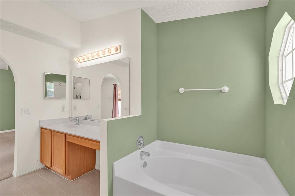 Active With Contract: $349,900 (4 beds, 2 baths, 1874 Square Feet)
