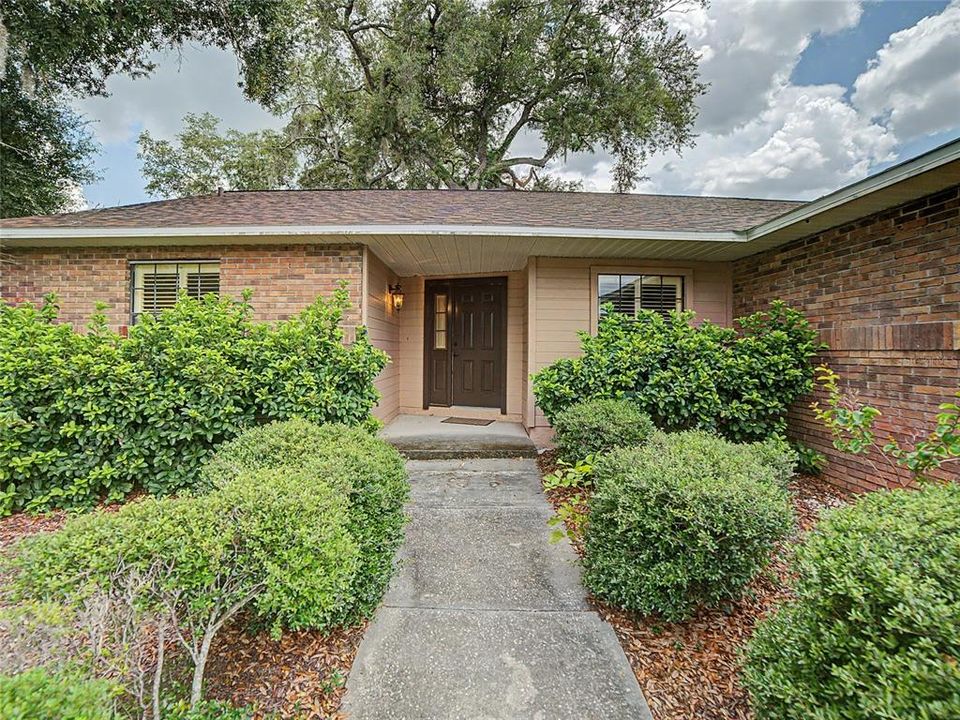 For Sale: $375,000 (3 beds, 2 baths, 1763 Square Feet)