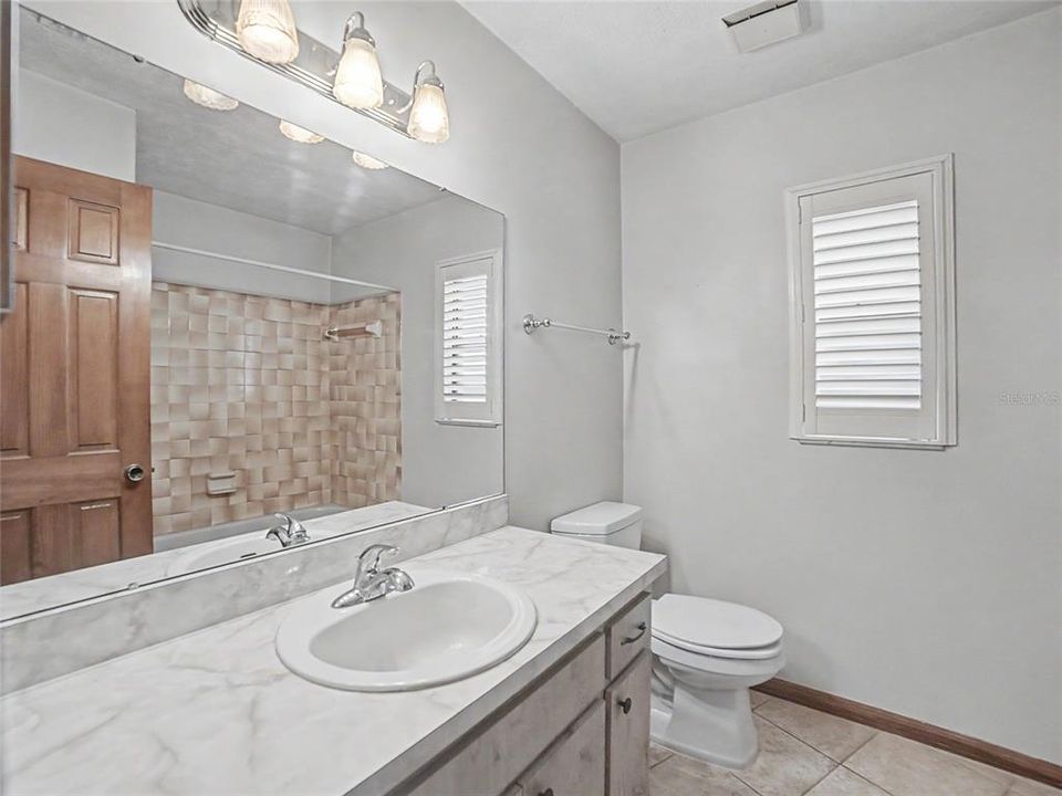 For Sale: $375,000 (3 beds, 2 baths, 1763 Square Feet)