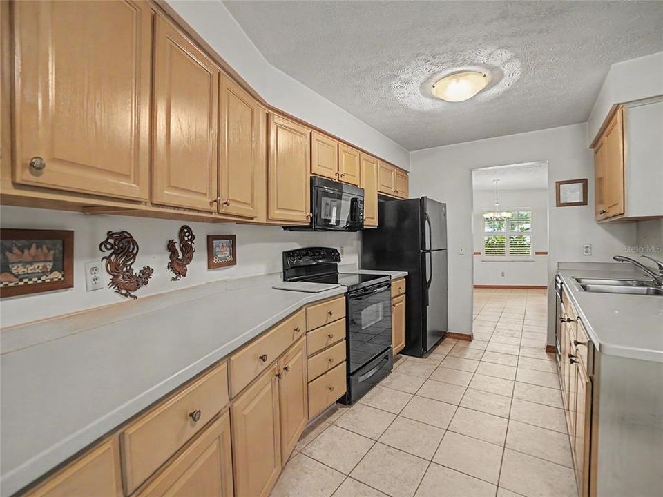 For Sale: $375,000 (3 beds, 2 baths, 1763 Square Feet)