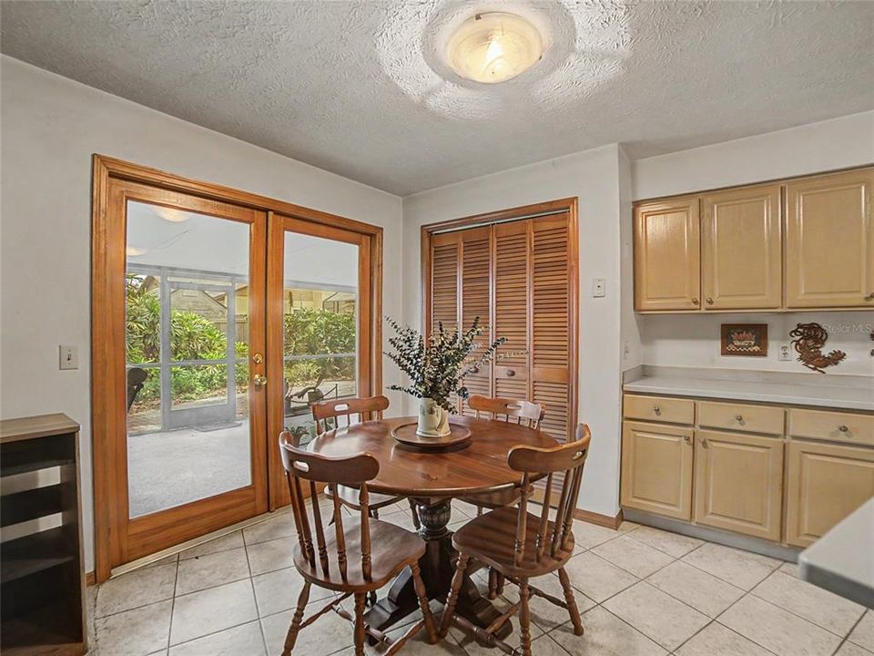 For Sale: $375,000 (3 beds, 2 baths, 1763 Square Feet)