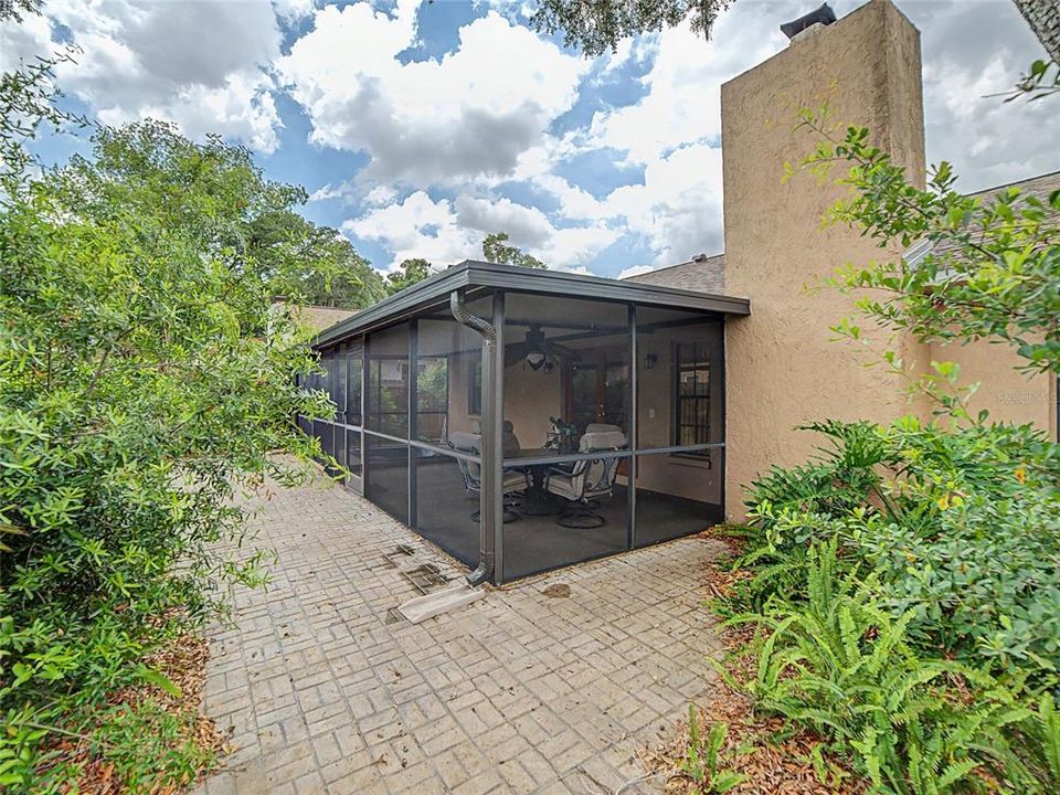 For Sale: $375,000 (3 beds, 2 baths, 1763 Square Feet)