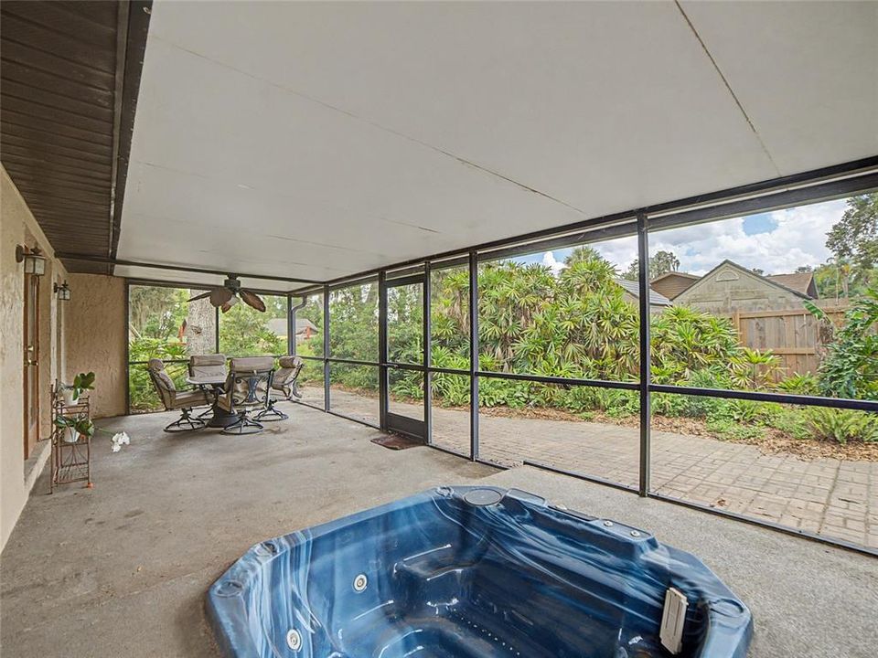 For Sale: $375,000 (3 beds, 2 baths, 1763 Square Feet)