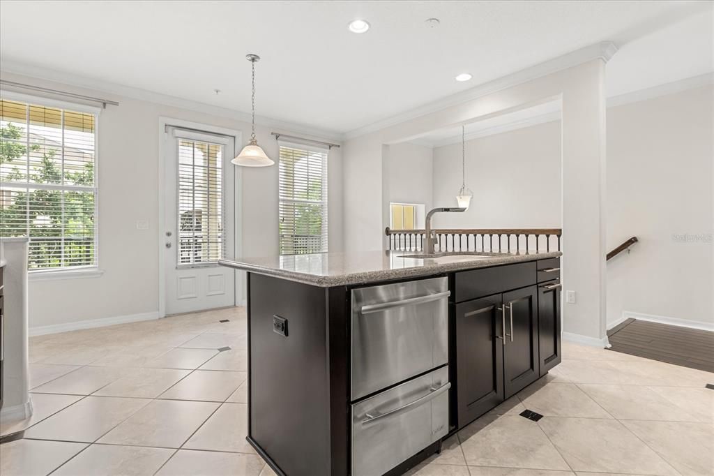 For Rent: $4,275 (3 beds, 3 baths, 2283 Square Feet)