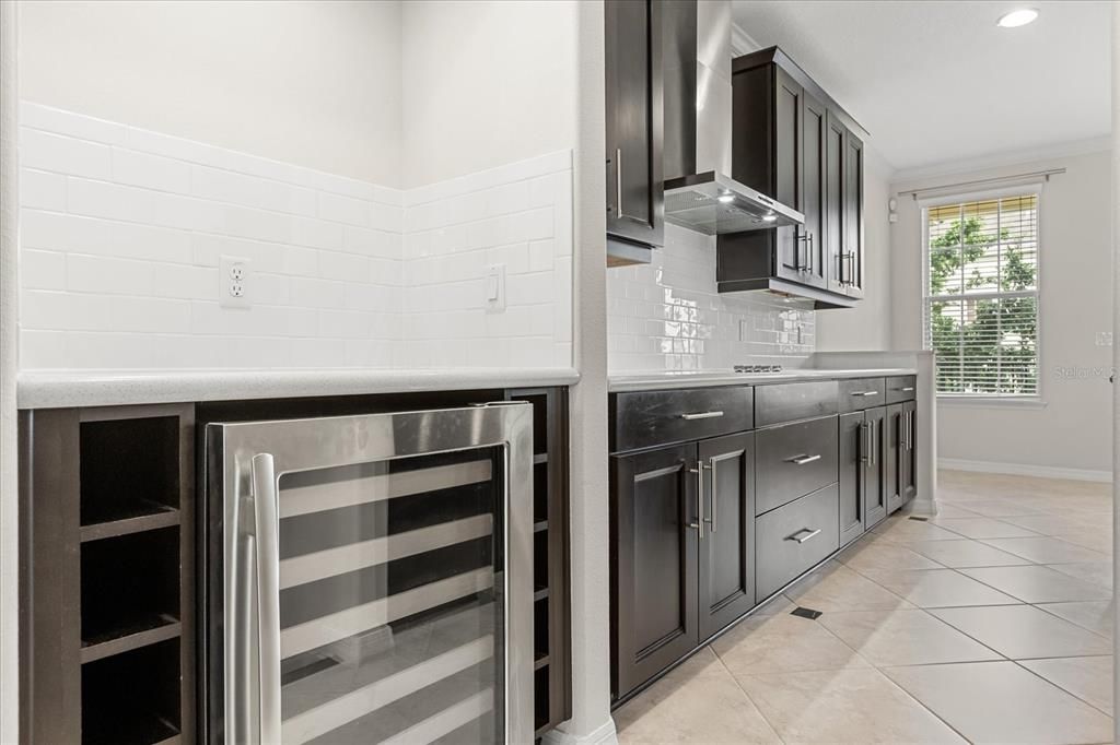 For Rent: $4,275 (3 beds, 3 baths, 2283 Square Feet)