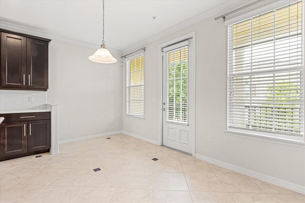 For Rent: $4,275 (3 beds, 3 baths, 2283 Square Feet)