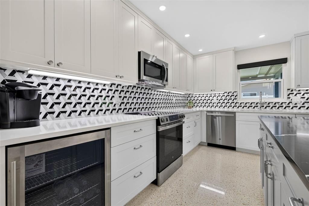 En Venta: $750,000 (2 camas, 2 baños, 1327 Pies cuadrados)