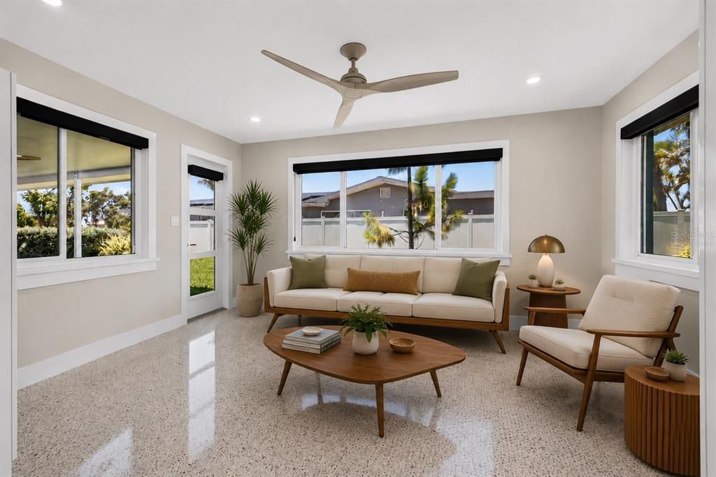 En Venta: $750,000 (2 camas, 2 baños, 1327 Pies cuadrados)