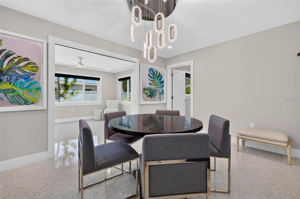 En Venta: $750,000 (2 camas, 2 baños, 1327 Pies cuadrados)